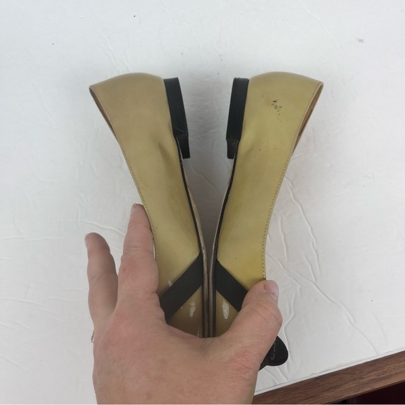 Kate Spade tan pointed toe flat w/black bow accents-Woman’s 6 - Picture 10 of 15